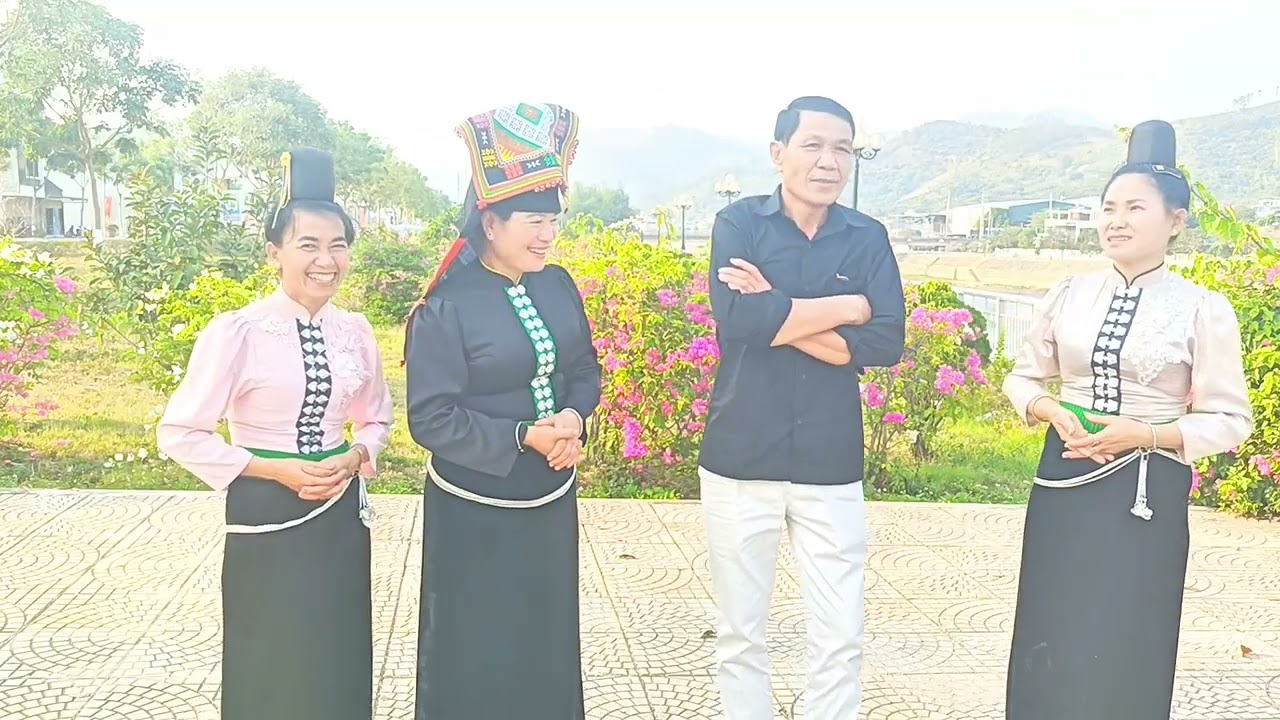 Sàm nhinh chề ai diềm đóng hài