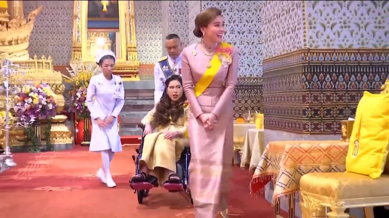 พระบาทสมเด็จพระเจ้าอยู่หัว และสมเด็จพระนางเจ้า ฯ พระบรมราชินี เสด็จฯ ไปในการพระราชพิธีฉัตรมงคล 2568