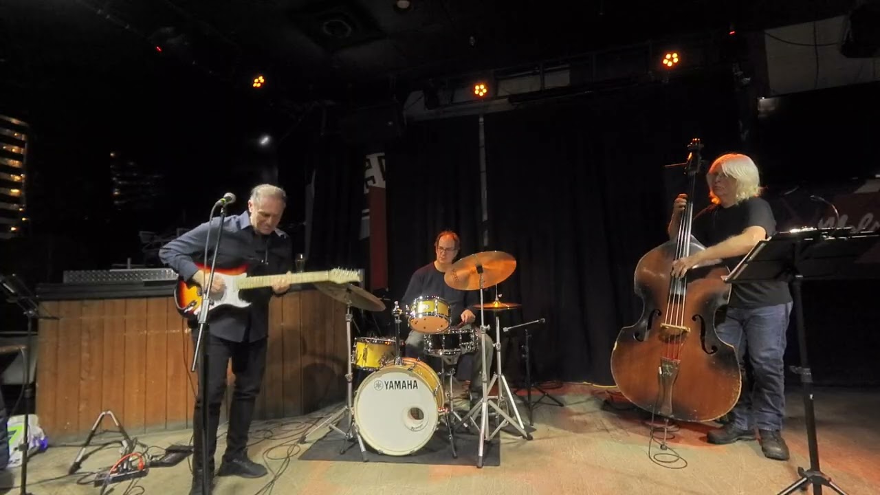 mood jazz trio 17fev26  Solar