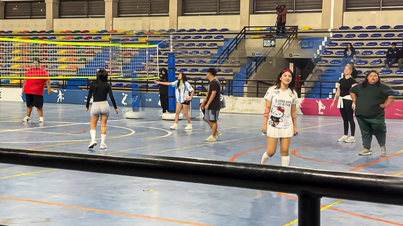 ZULLY VOLEY CON CRISTORATA, DIEALIS, MILENKA, FRANCO VIDAL Y MAS