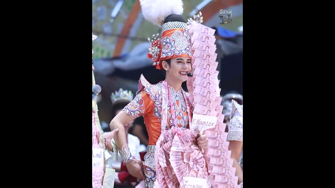 นิว มุกดา ในบท องค์ชายสุริยา บนเวที คำผุนร่วมมิตร