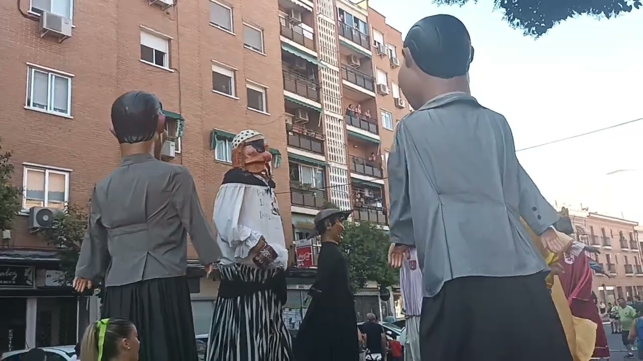 gigantes y cabezudos de alcalá de henares 2024 Esp 3