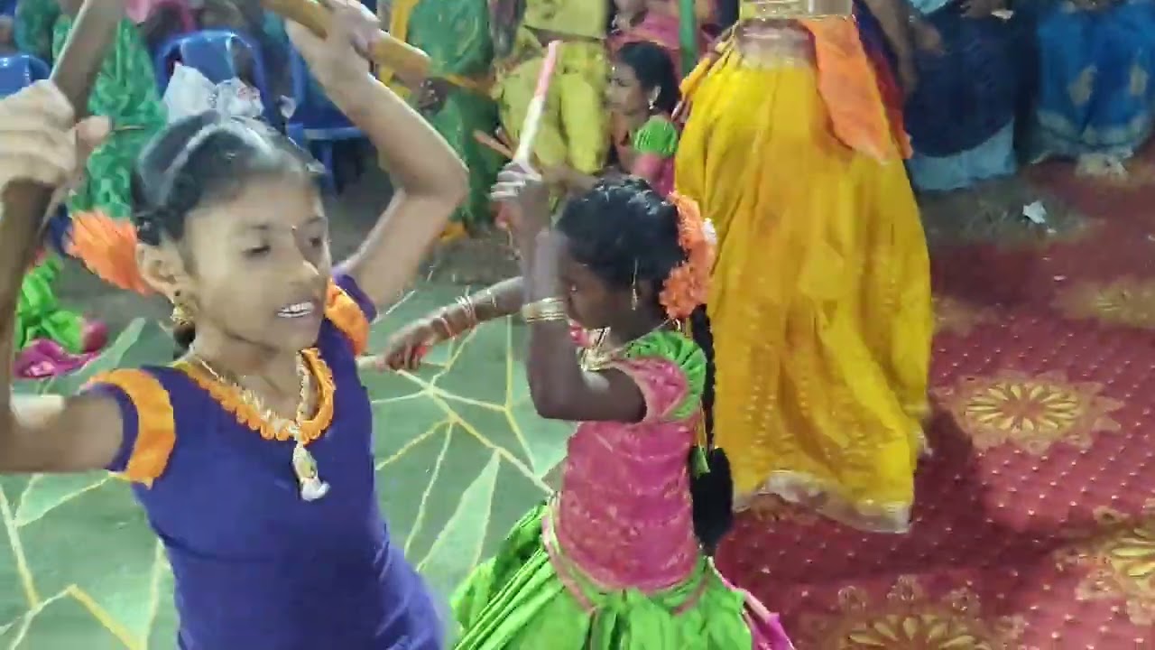 బల్లికురవ లో వరసిద్ధి వినాయక స్వామి వారి ఆలయం వద్ద కోలాటం వీడియో బండారు బ్రహ్మయ్య గారు #7036299527 