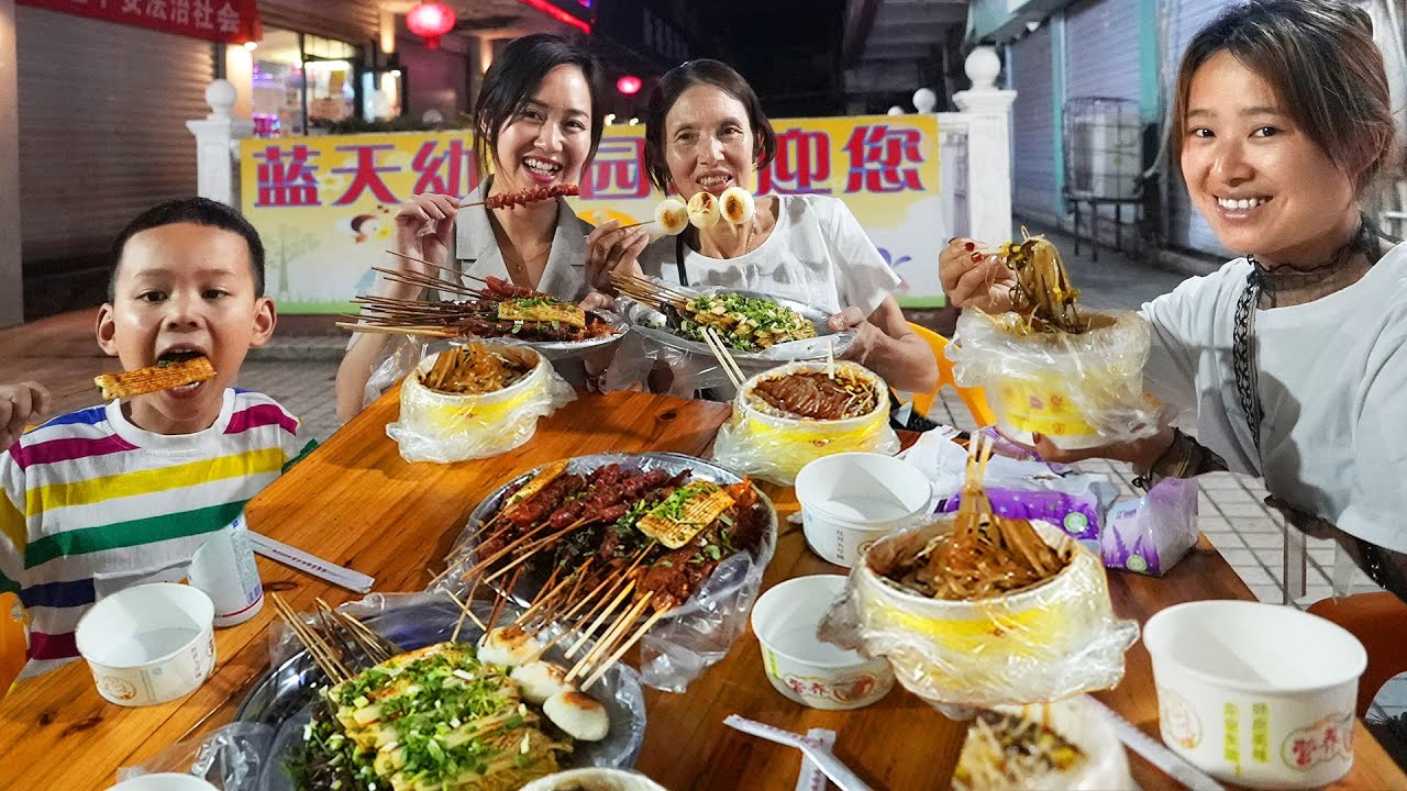 Ужин в том месте, где мы тогда встречались! Шашлык + острая лапша #ChefChao