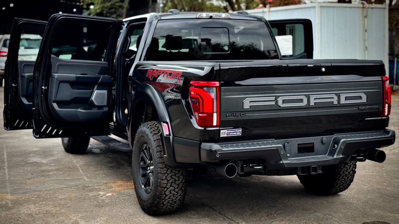 All-New! FORD F-150® Raptor 3.5L V6​ Twin-Turbo: Agate Black | Ultra-Performance Truck
