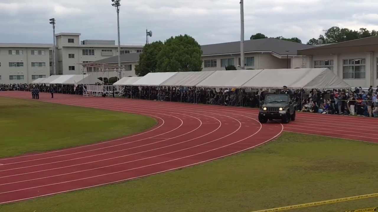 奈良基地幹部候補生学校の観閲行進訓練展示