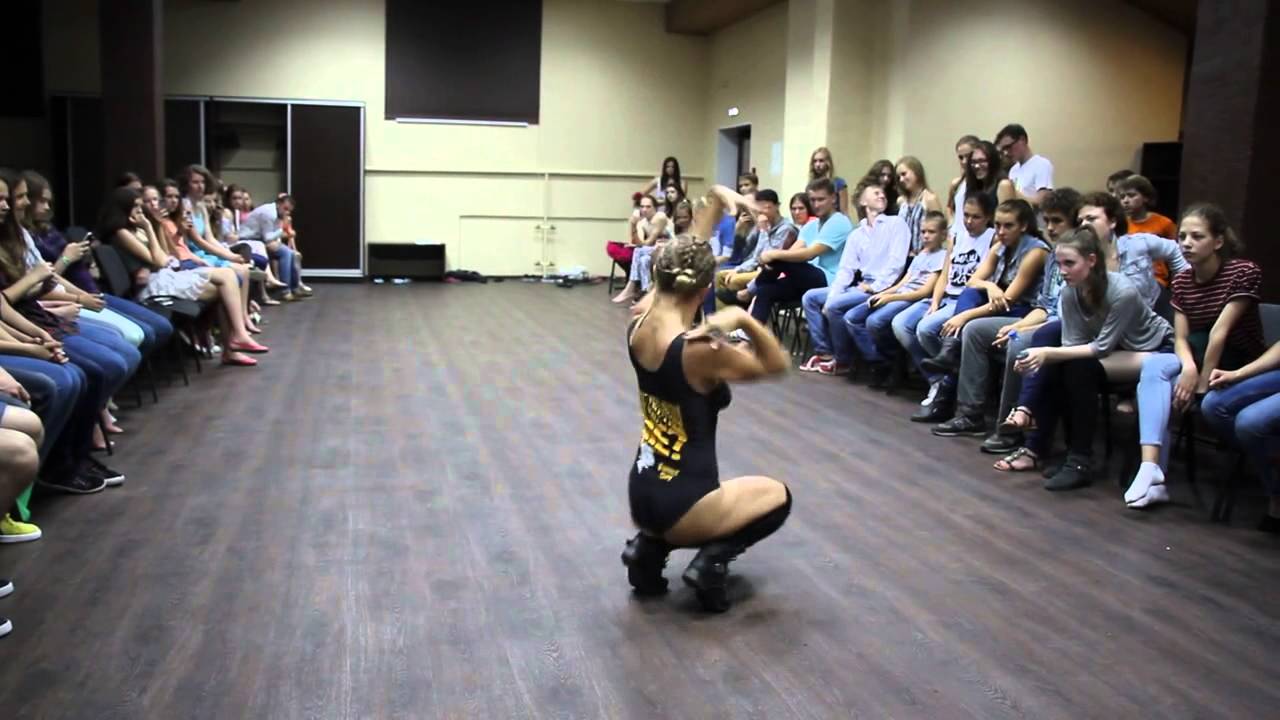 Elena Ninja Bonchicnhe (Fraules) vogue judge showcase in da FDS camp