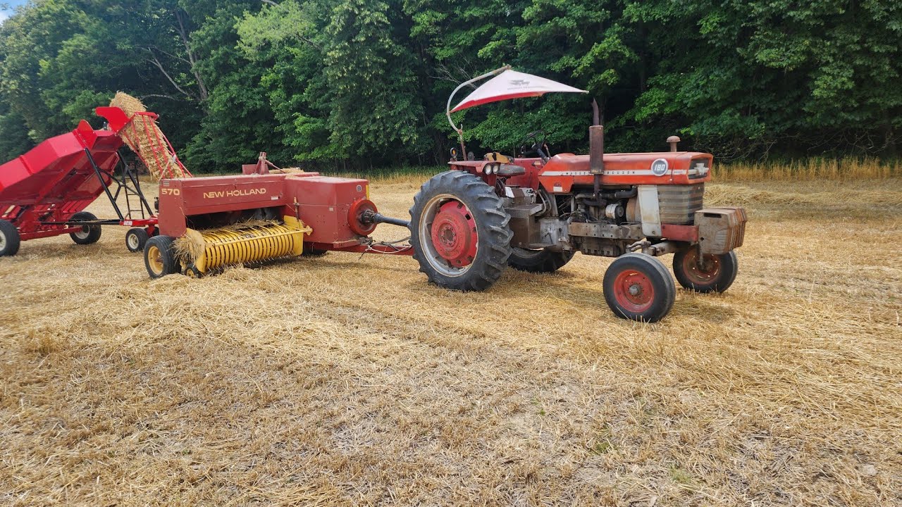 Massey Ferguson 180 baling straw