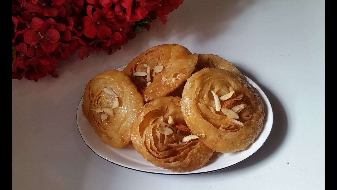 Meethi Verki Poori Recipe