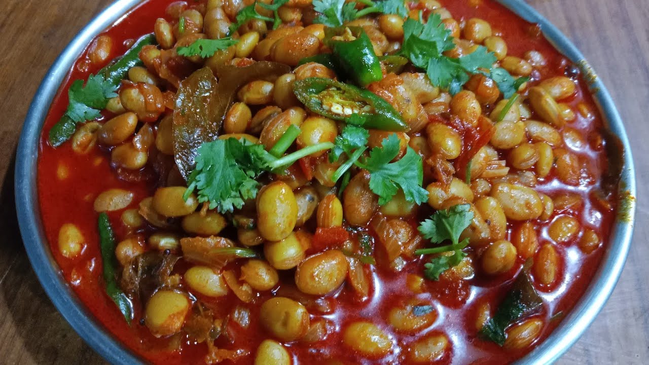 Brown Lima beans curry or Kempu Avare kalu Pallya 