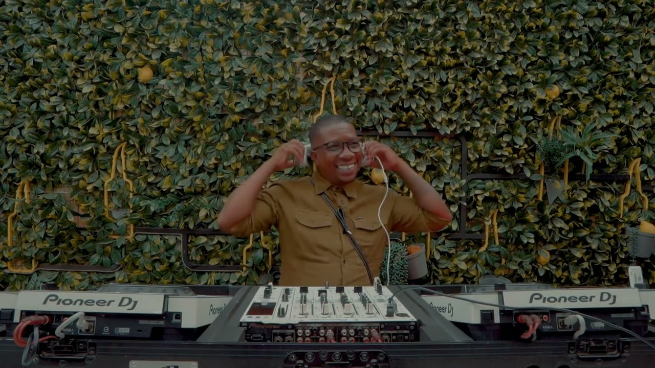 DEEP HOUSE LIVE MIX by CEEGA WA MEROPA | S1 Ep 4 Sundae Therapy