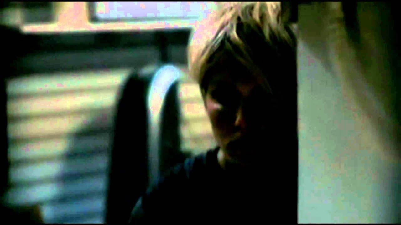 Monsters - Official Trailer (HD) (2010)