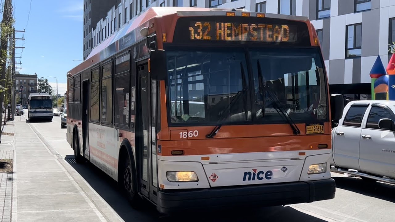 MTA, NICE: Q22, N31, N32 and N33 Bus Action @ Far Rockaway - Mott Avenue