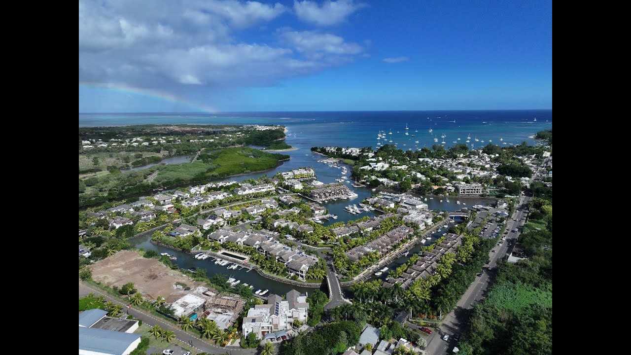 À vendre : 3 ch. à La Balise Marina, Maurice – Amarrage privé, piscine, garage bateau optionnel