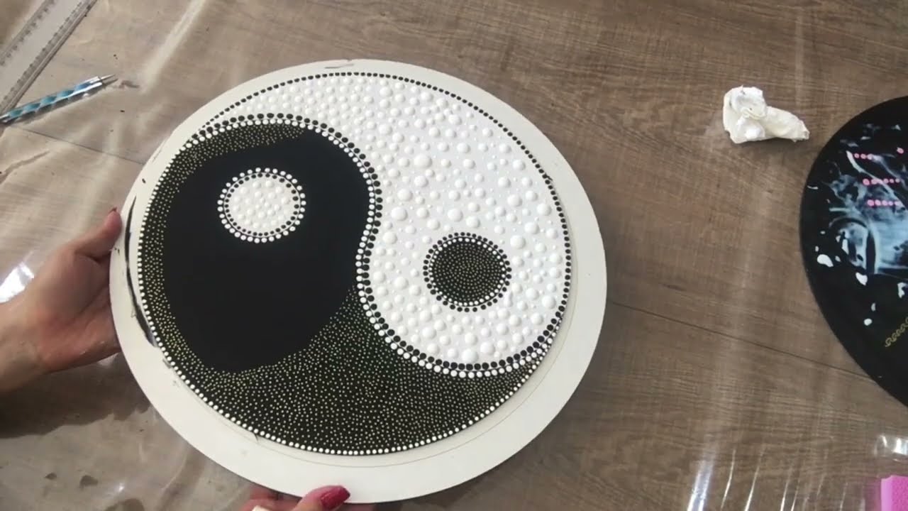 DIY mandala Yin-yang passo a passo com pontilhismo