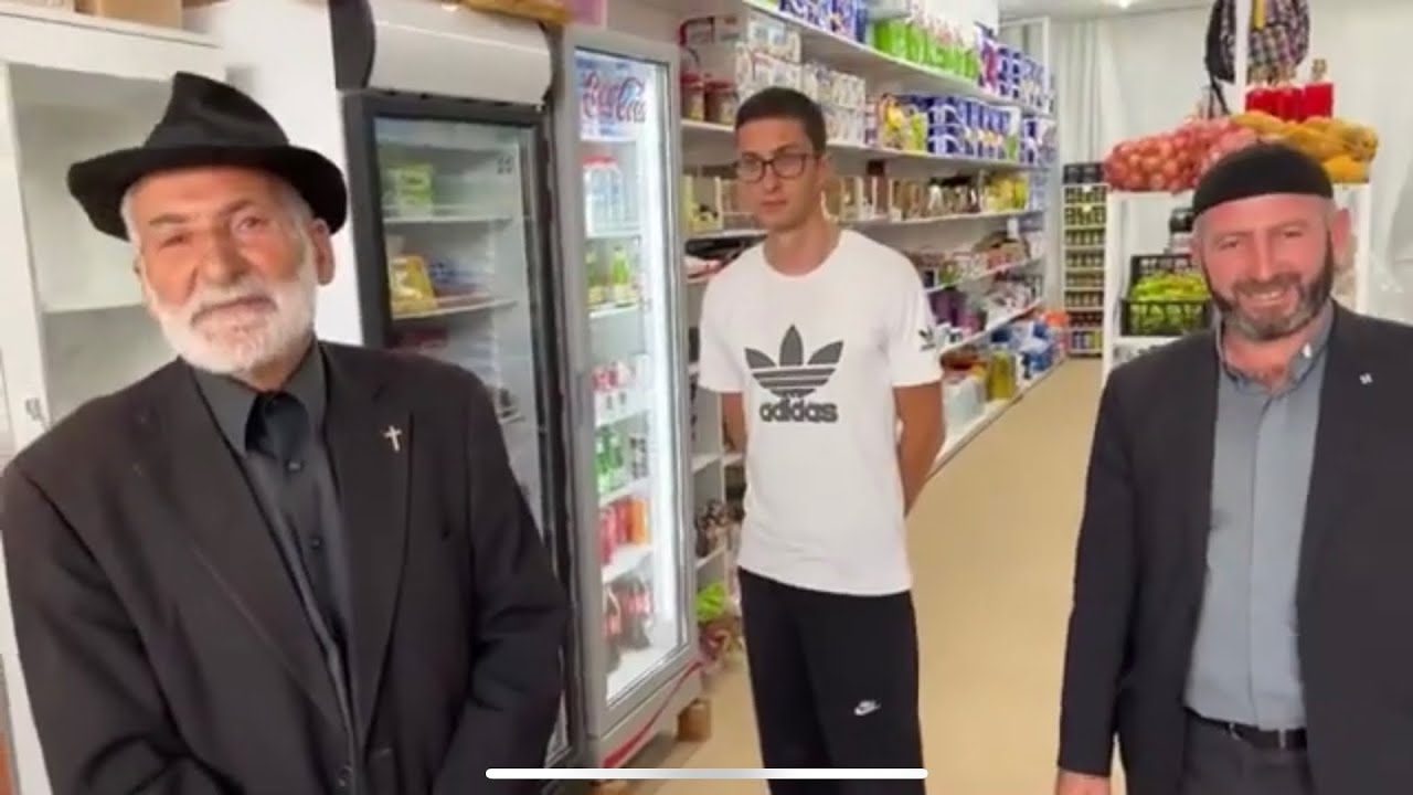 Mzizah News besucht Arkah Markt mit Abuna Eliyo und Abuna Efrim.