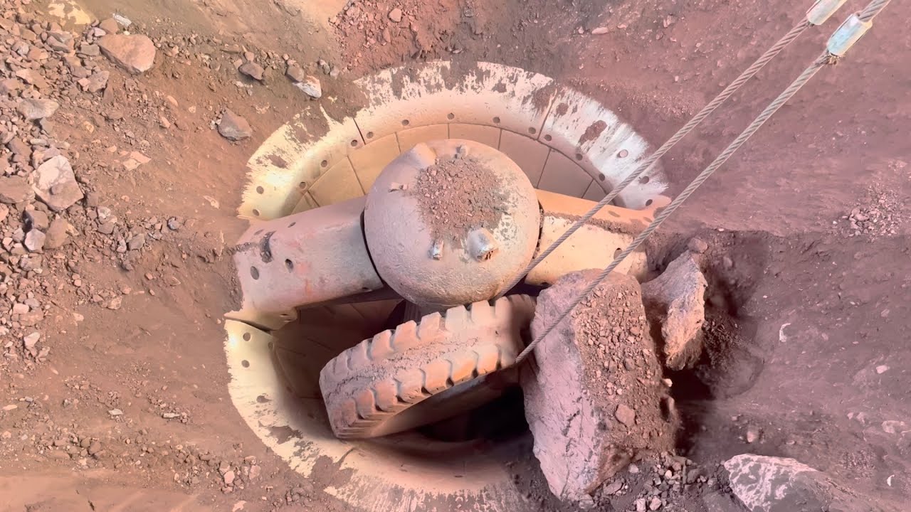 CONTINUOUS BIG IRON ORE BOULDER CRUSHING AND JAMMING IN 1600 TPH KOBELCO GYRATORY CONE CRUSHER