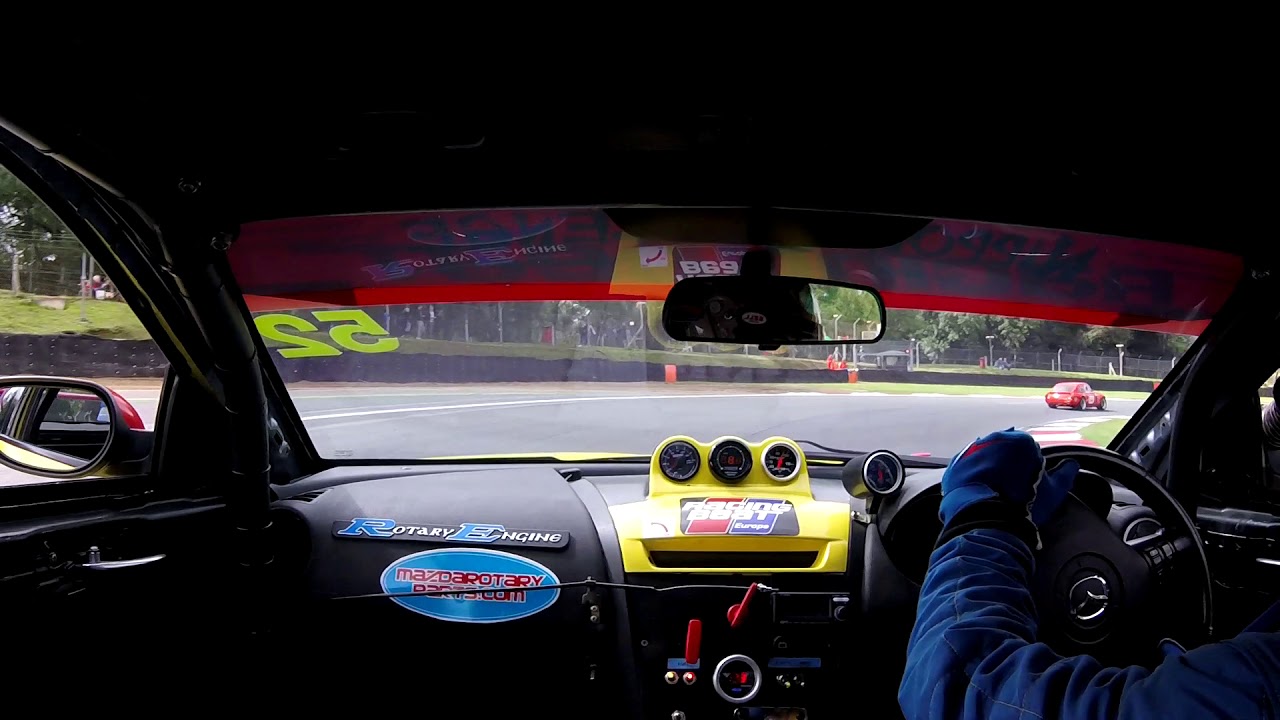 Mazda RX8 Races V8 420bhp MGB Race car on Slicks - Race 1 18th August 2019