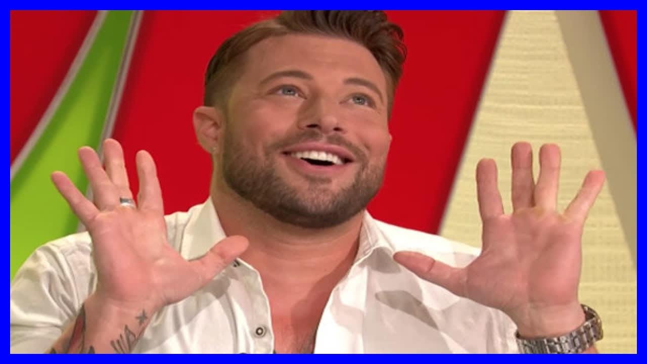 Hollyoaks Duncan James forced to deny he 'shat himself' live on air