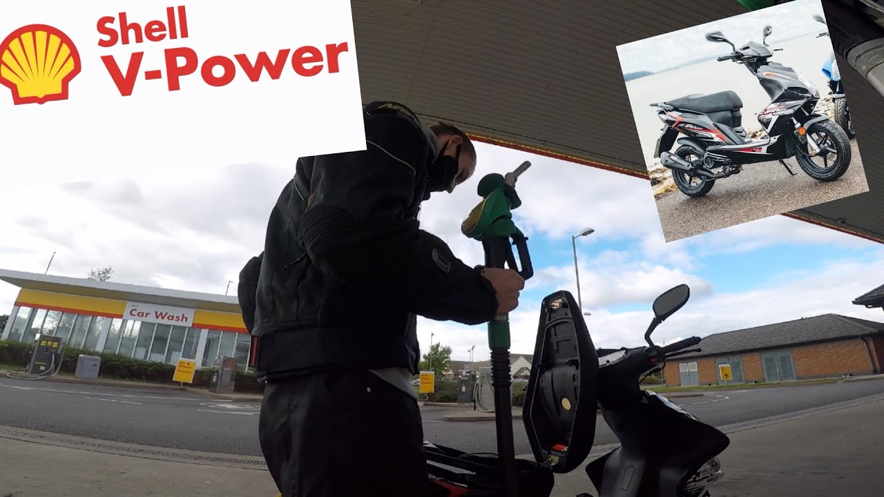 Refilling 50cc moped with Shell V Power (AJS Firefox)