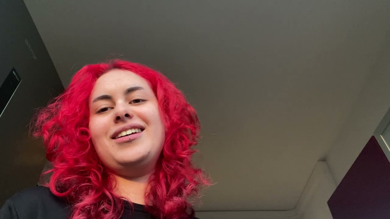 Elle veut partir devant moi 
