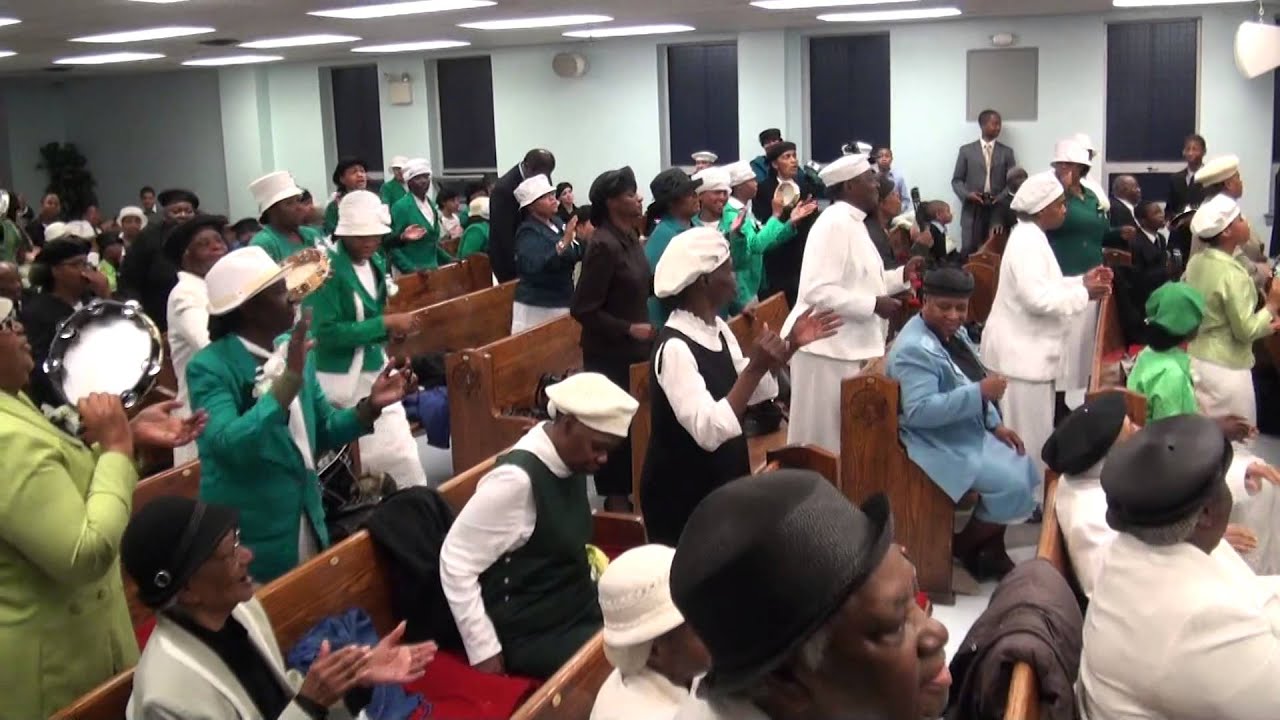 Senior Missionaries Singing (Enjoying Jesus)