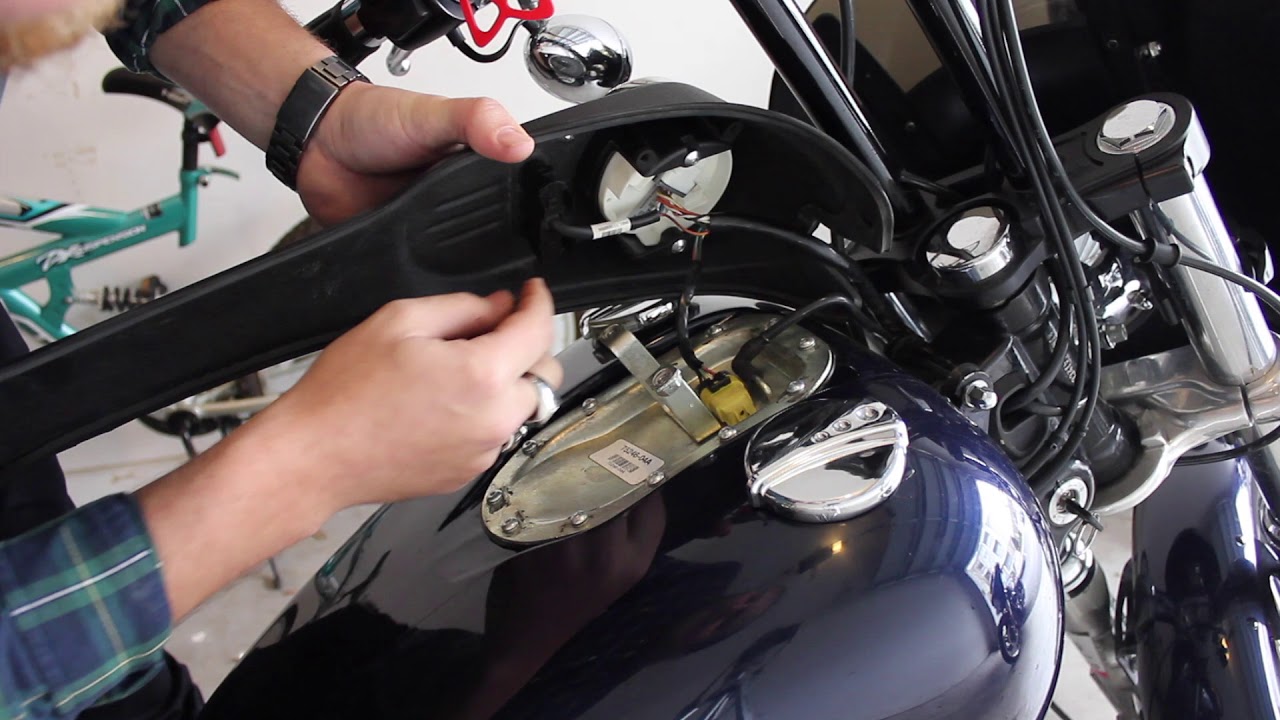 How To Replace The Speedometer On a 2012 Dyna Street Bob FXDB