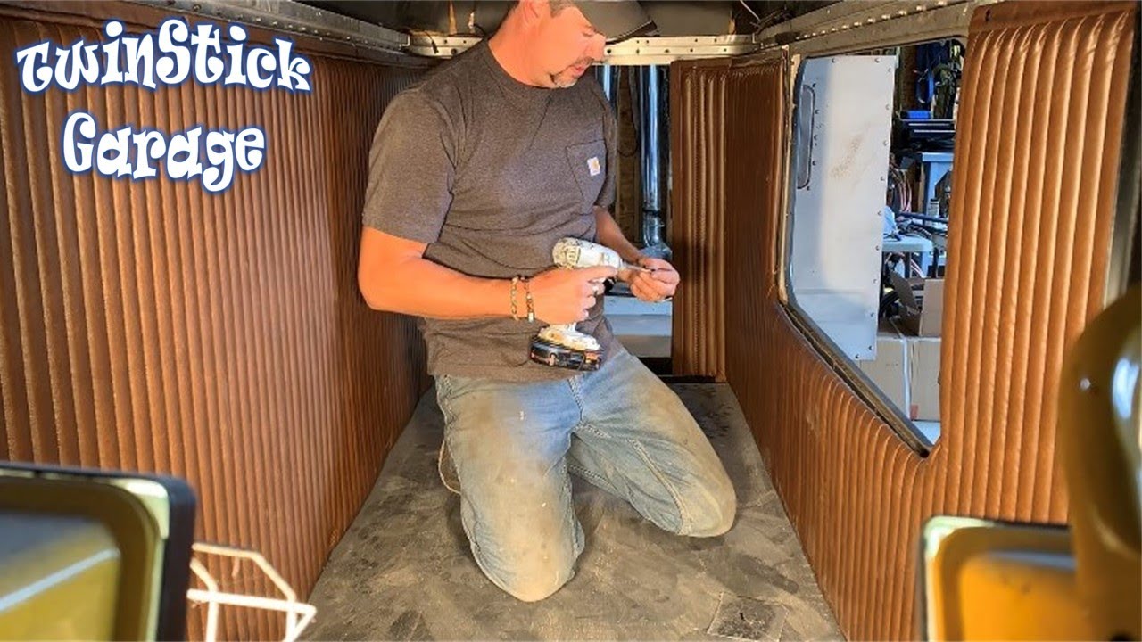 Smokey & The Bandit Tribute Truck Ep.29 DayCab Interior Install Pt.1