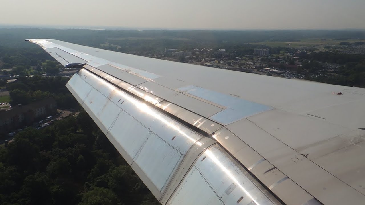 American Airlines McDonnell Douglas MD-83 [N9617R] descent and landing in BNA