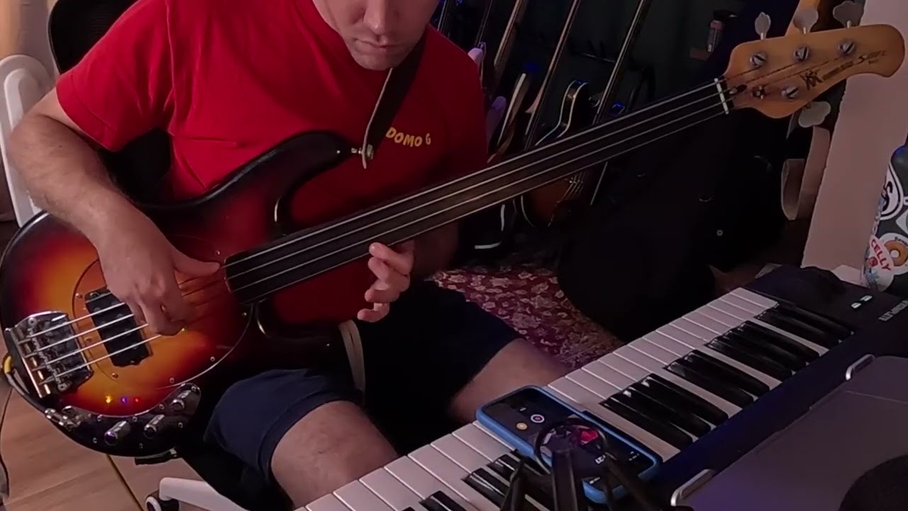 Vintage Fretless Music Man