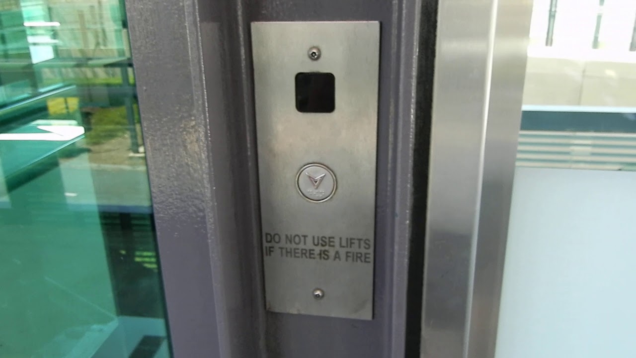 (Now modded) Immortalised forever: Schindler Hydraulic elevator at Woolloongabba Station, QLD