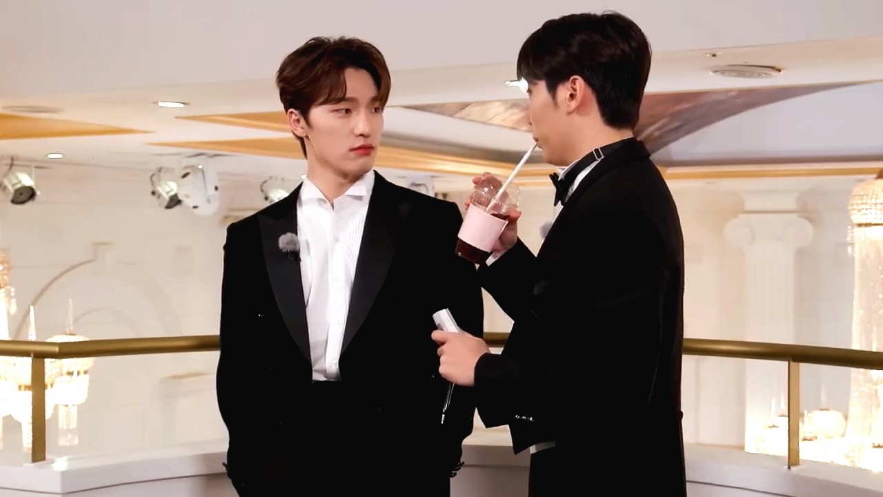 Boochan matching each other's freak