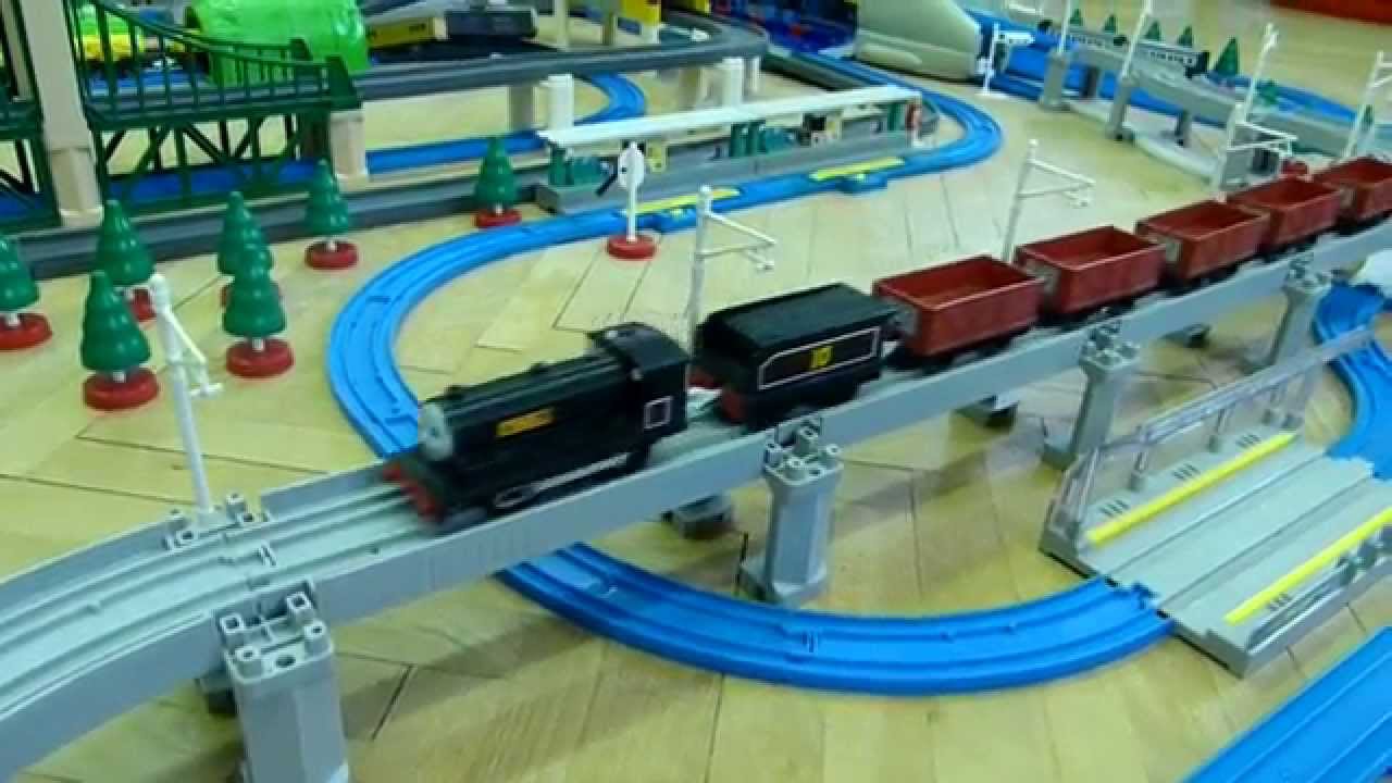 プラレール Tomy Thomas - Longer trains Vol.12: all the twins [HD]