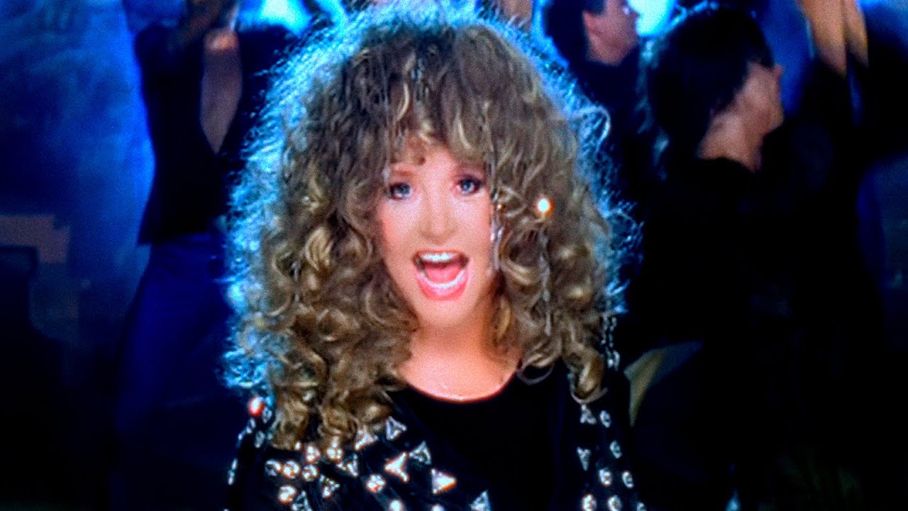 Алла Пугачёва - Отдыхай [«За двумя зайцами»] (Official Video)