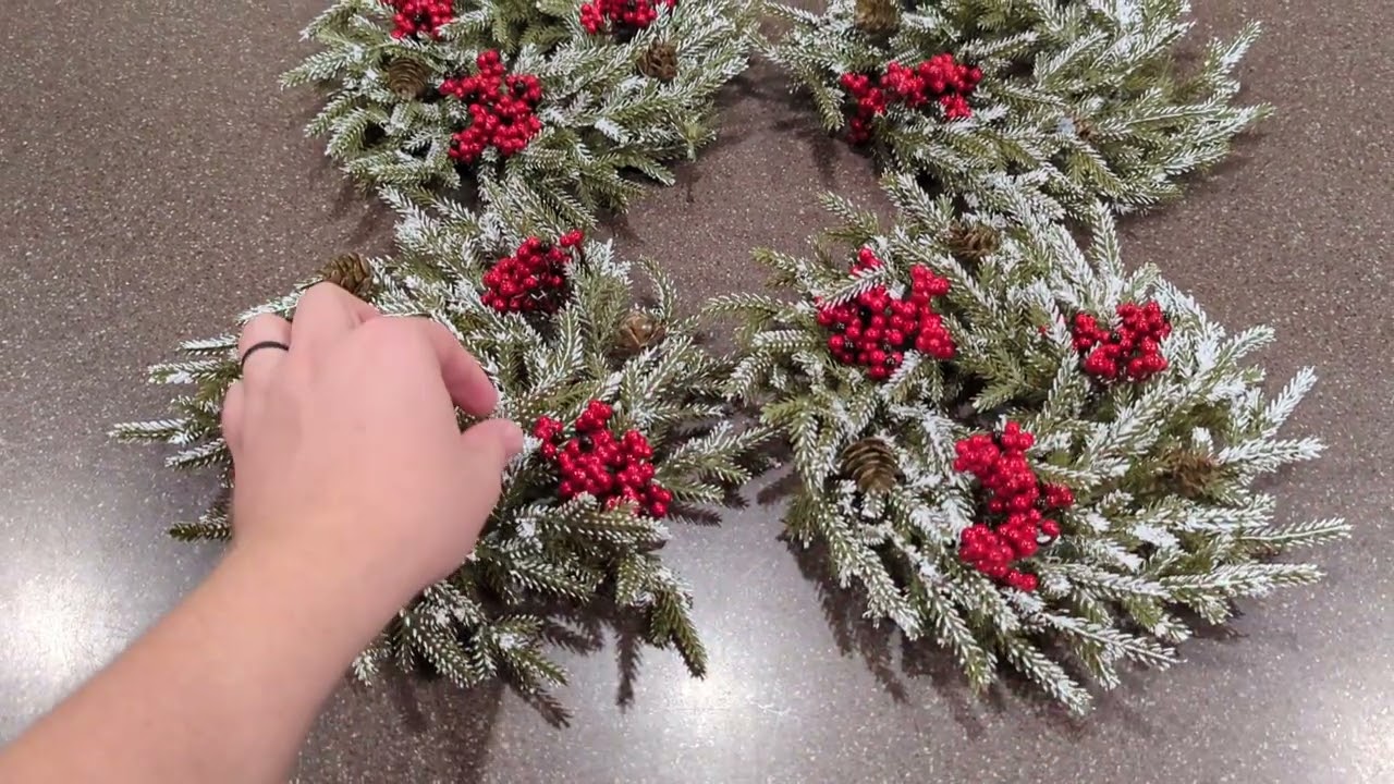 Watch Before Buying - 4 Pcs Small Christmas Wreath