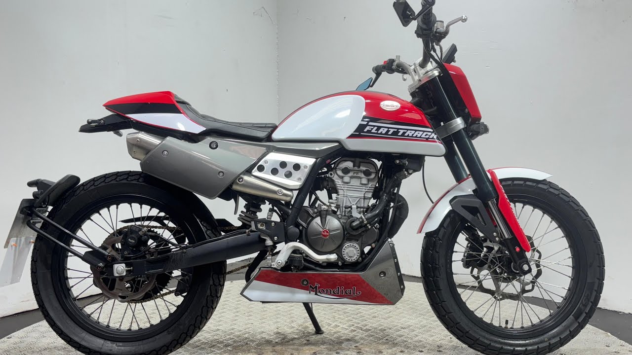 FB Mondial flat track 125 2021 7K walk around / running video