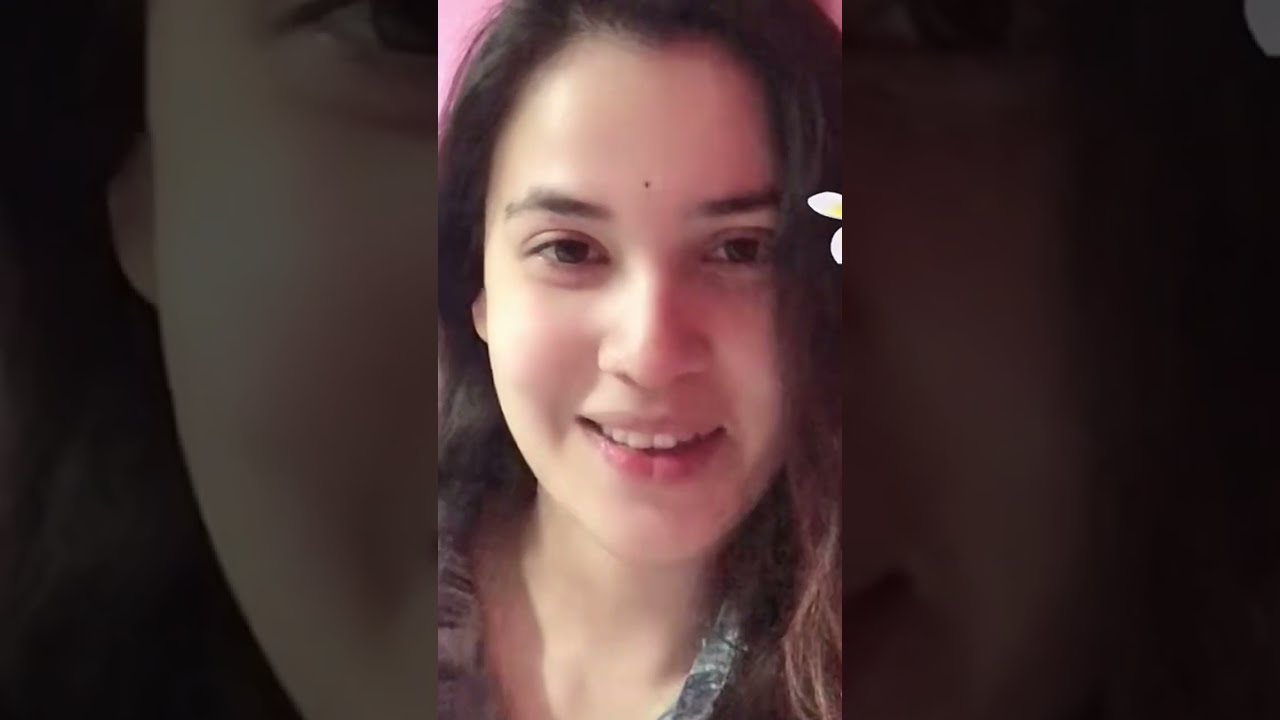 #4429 #stunning beauty @ Felize Periscope vlog
