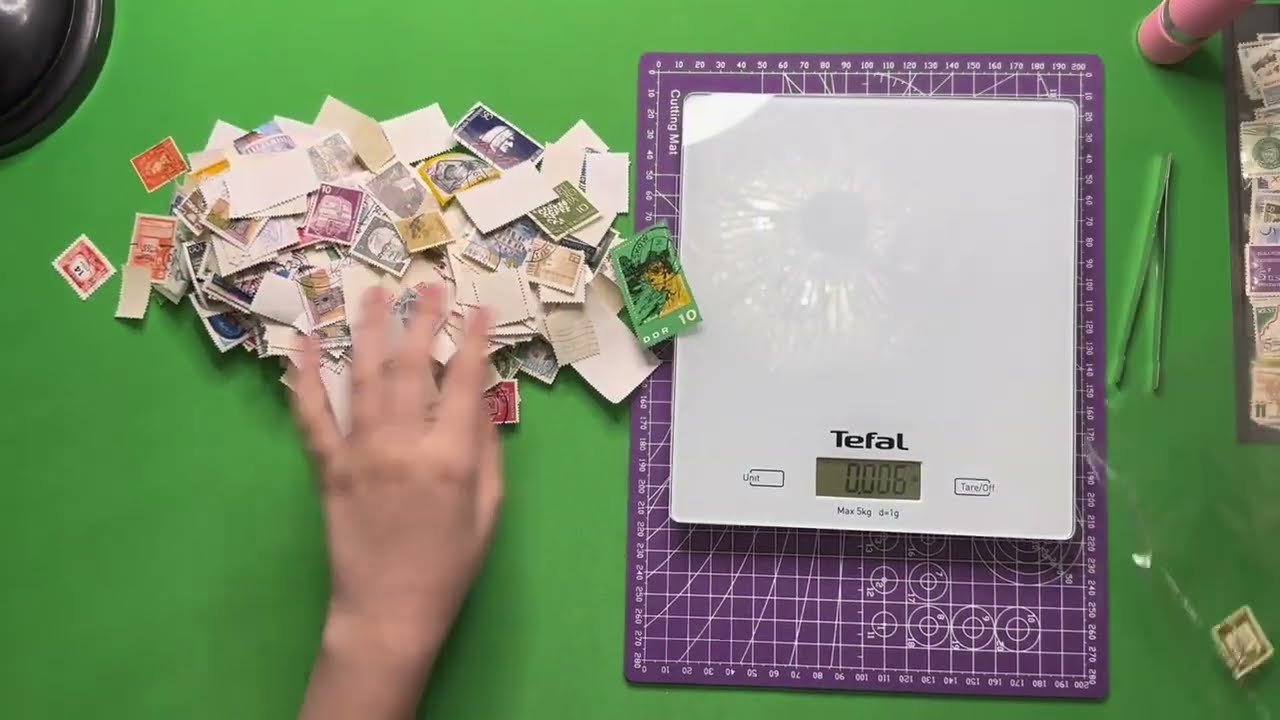 Stamp collecting: 1000 pts Worldwide Kiloware stamp mixture