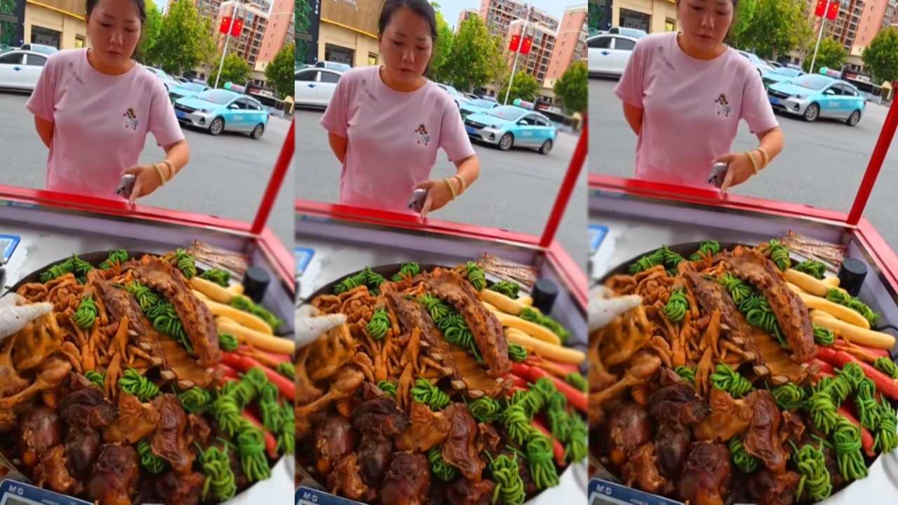 景德镇街头大锅卤菜，香到路人纷纷驻足围观#景德镇陶瓷 #food #卤菜熟食