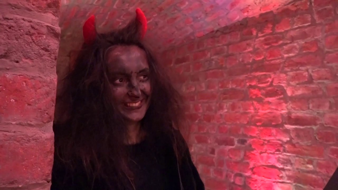 Čerti ve věži - B&iacute;l&aacute; věž Hradec Kr&aacute;lov&eacute; 2019