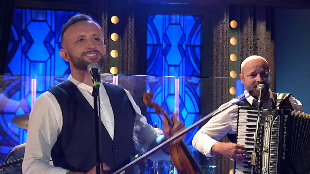 Píseň Dva duby - zpěv Kandráčovci - Show Jana Krause 2. 10. 2019