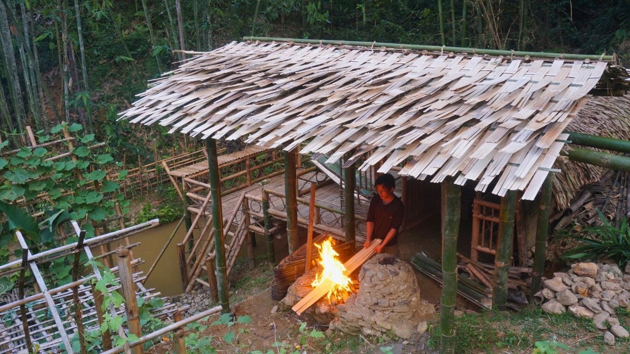 Build a Bamboo Kitchen Roof &ndash; Bamboo House Building Skills | Off-Grid Living - P.4