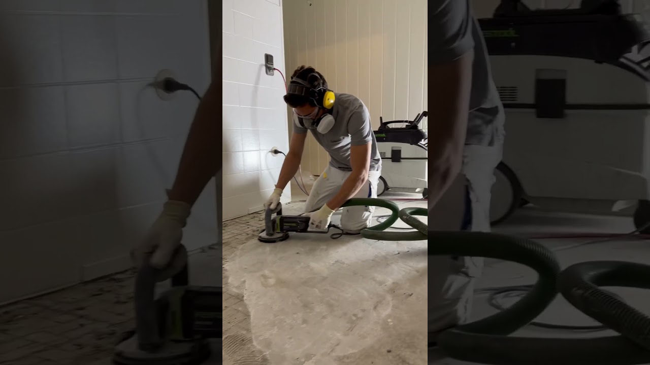 Fliesenkleber fr&auml;sen mit Vorabscheider. #satisfying #interiordesign #construction #handmade #home