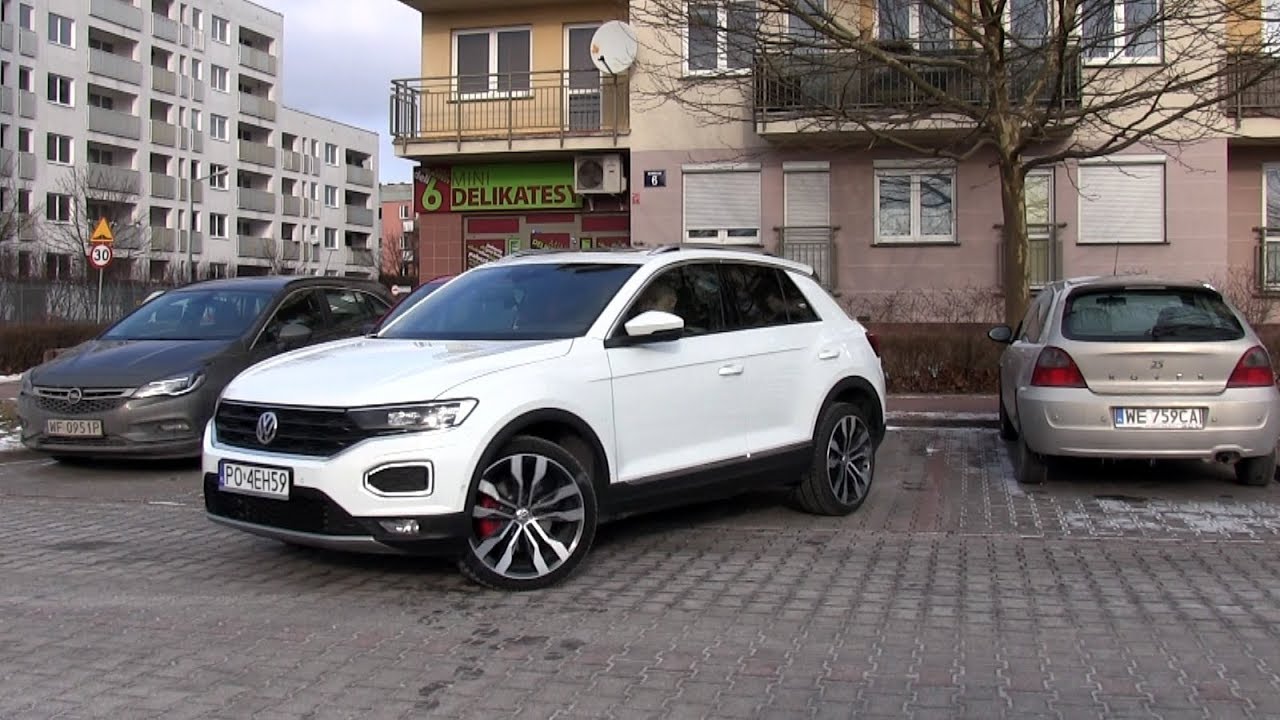Park Assist in Volkswagen T-Roc - real life test :: [1001cas]