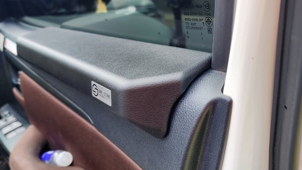 Toyota Fortuner Door Arm rest