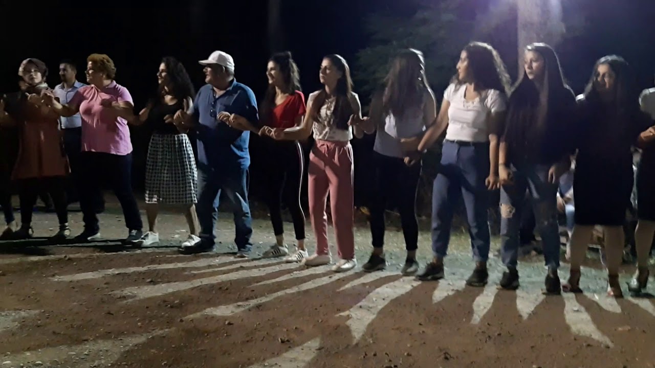 Dost Müzik eşliğinde Kötek Köyünde Soner&Yudum un kına gecesi iyi seyirler.