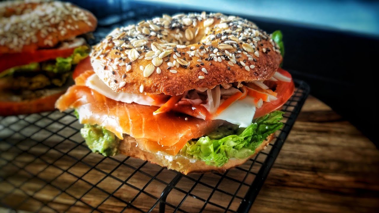 LA MEILLEURE RECETTE DU BAGEL /Pain bagel à la farine complète au saumon /A découvrir sans hésiter !