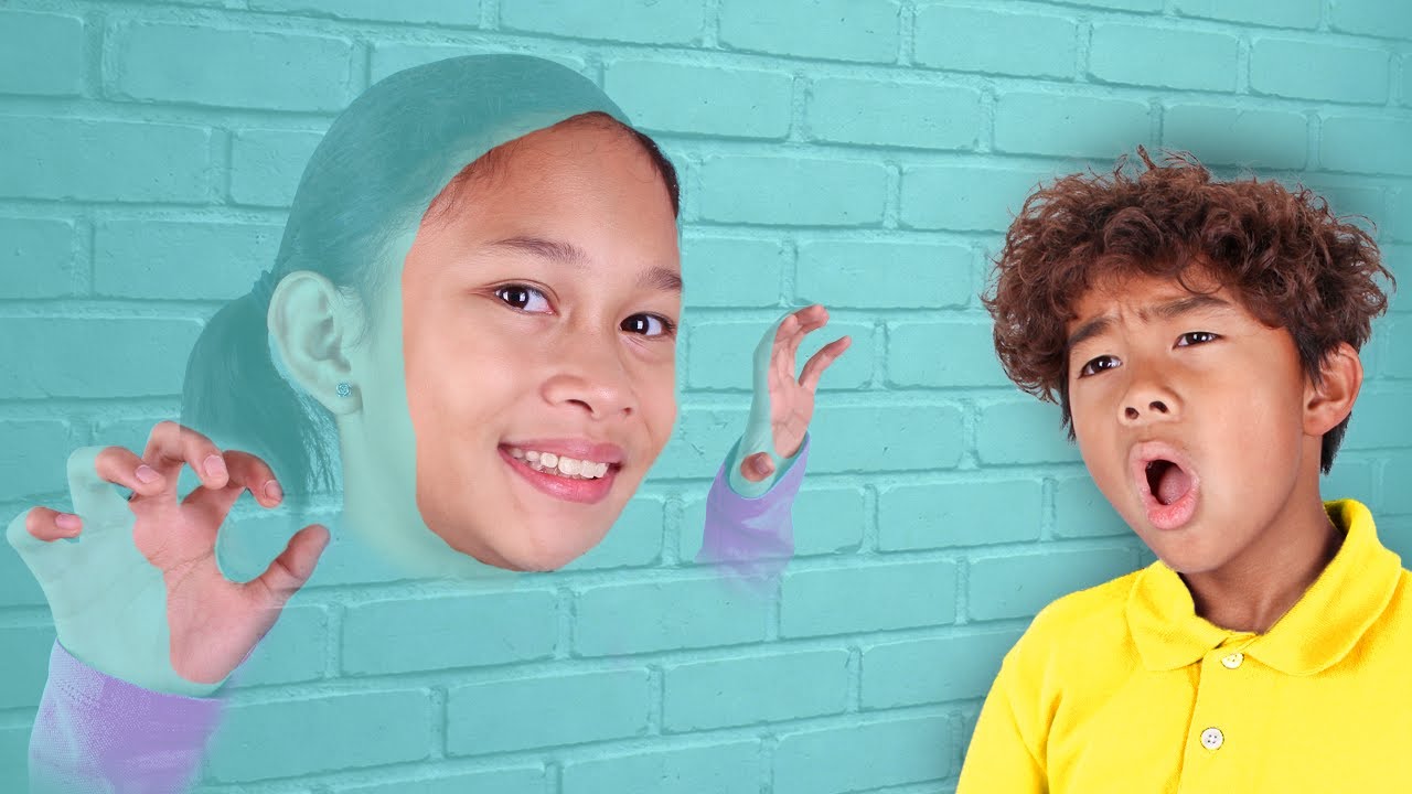 Andrea Ben & Jannie Magic Wall Portal Adventure! Kids Learns to Share