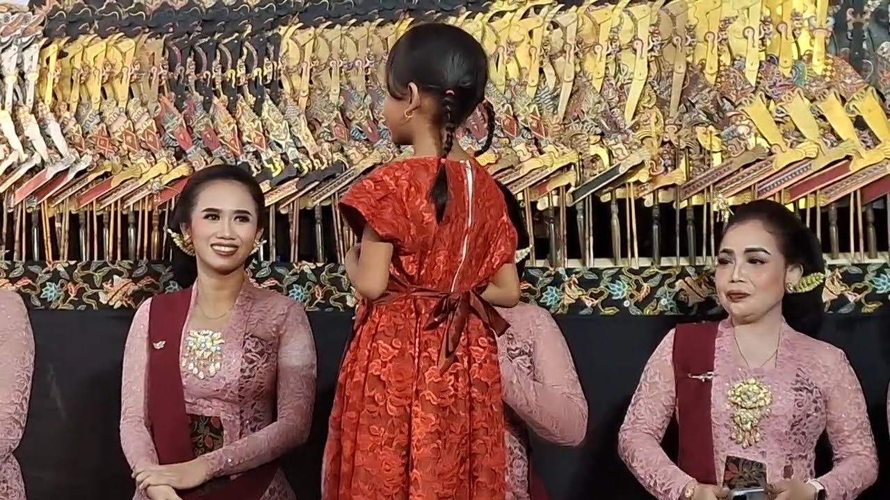 Anak Kecik Dari Ngawi Yang Cerdas, Canthas & trengginas