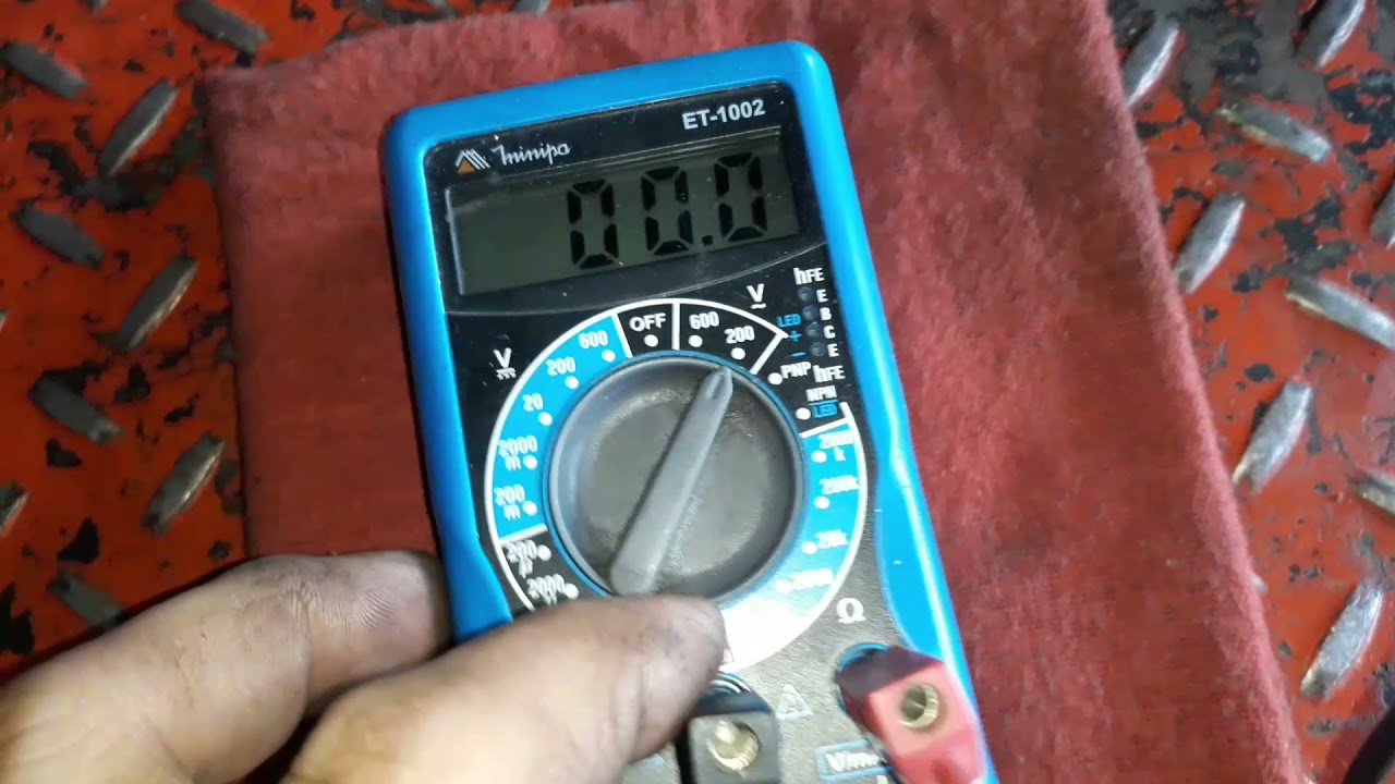 teste de resistência,voltagem e corrente  no estator da YBR 125  FACTOR 2011 YAMAHA